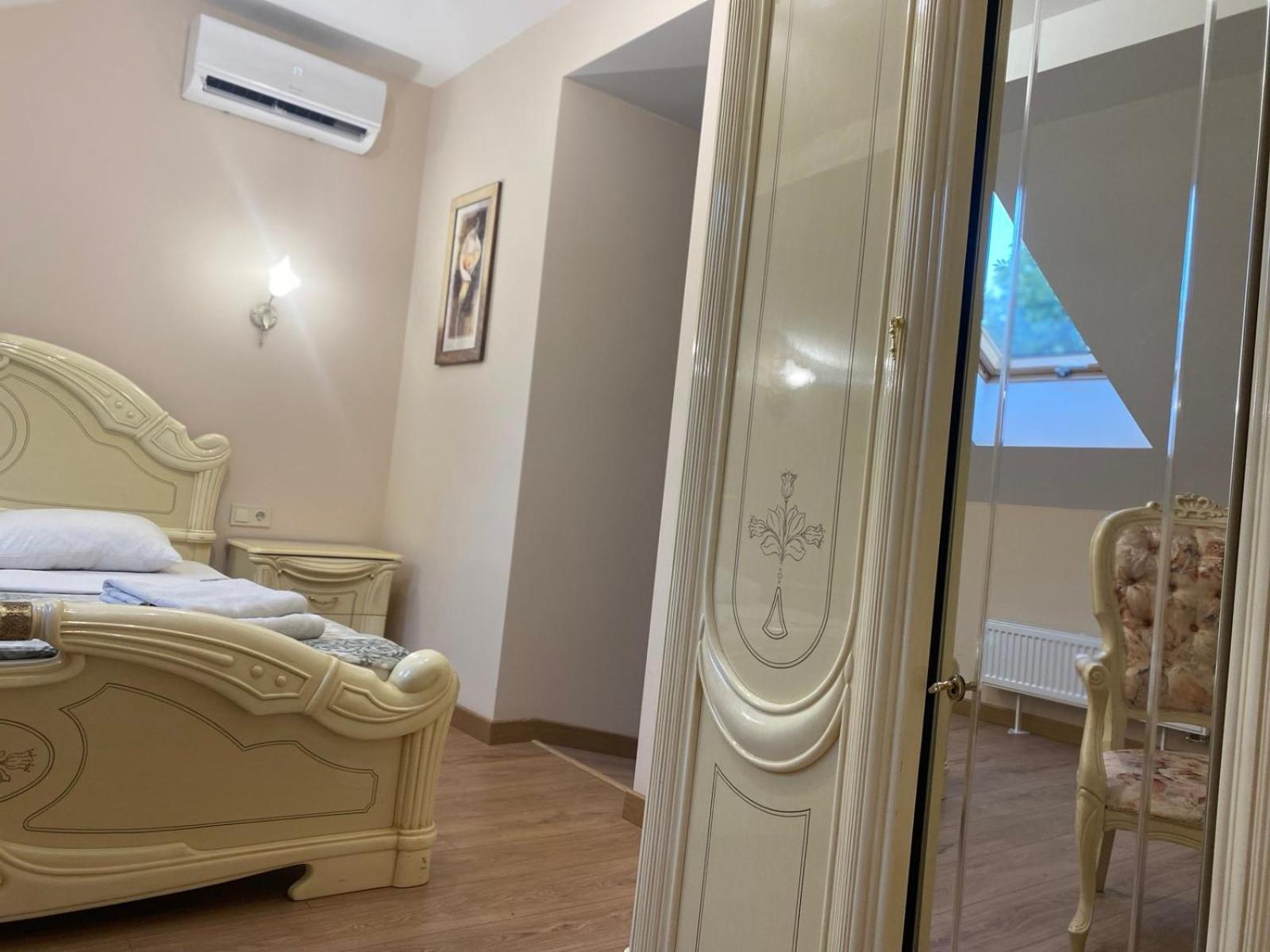 Apart Yaroslava Osmomysla 9 Square - City Center Leópolis Exterior foto