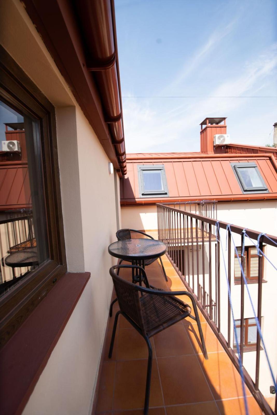 Apart Yaroslava Osmomysla 9 Square - City Center Leópolis Exterior foto