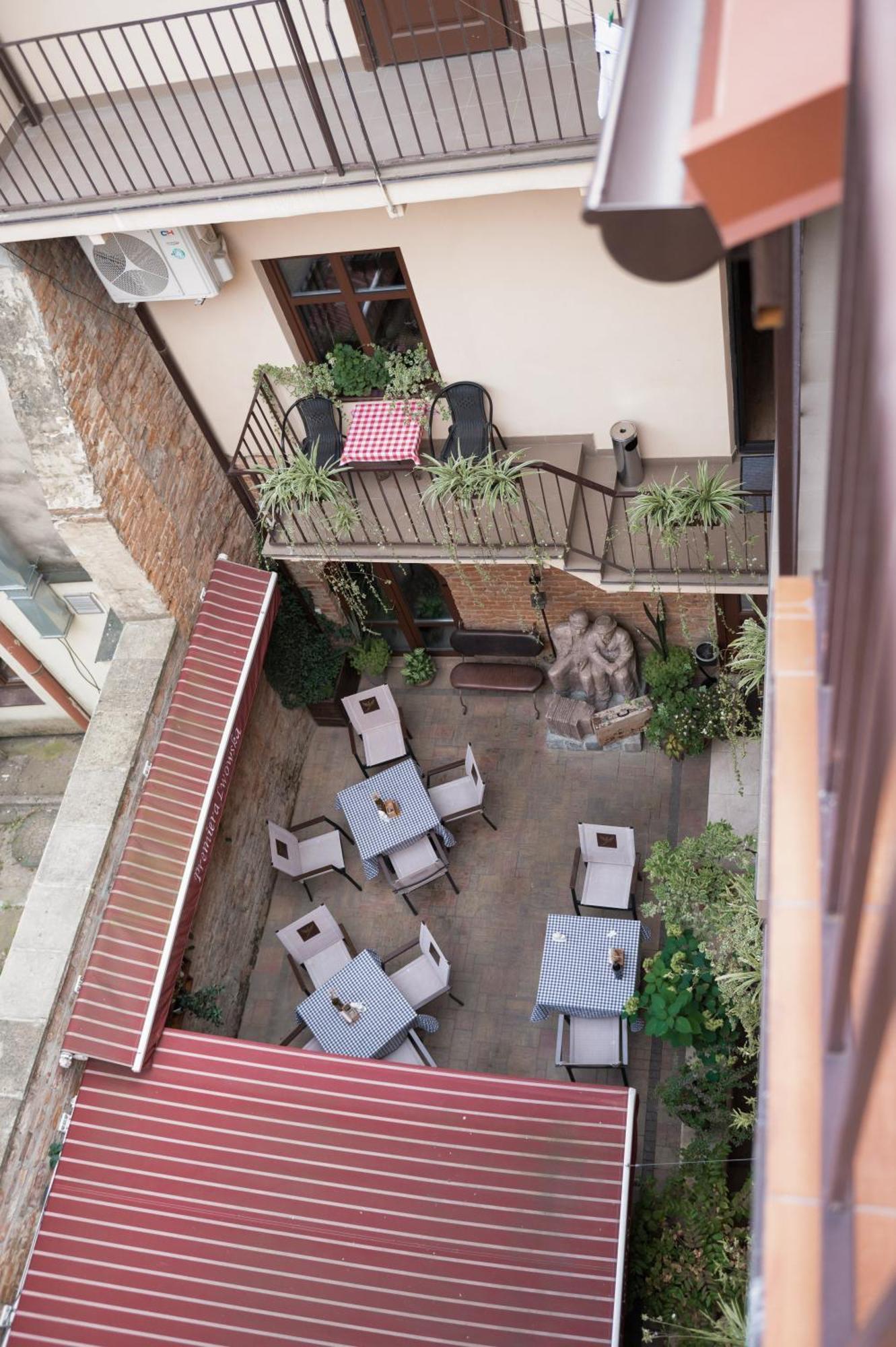 Apart Yaroslava Osmomysla 9 Square - City Center Leópolis Exterior foto
